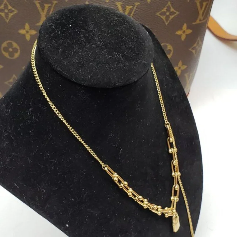 Authentic Louis Vuitton Lock & Key w/ Unbranded Gold Plated Gold Horseshoe Chain - Picture 9 of 10